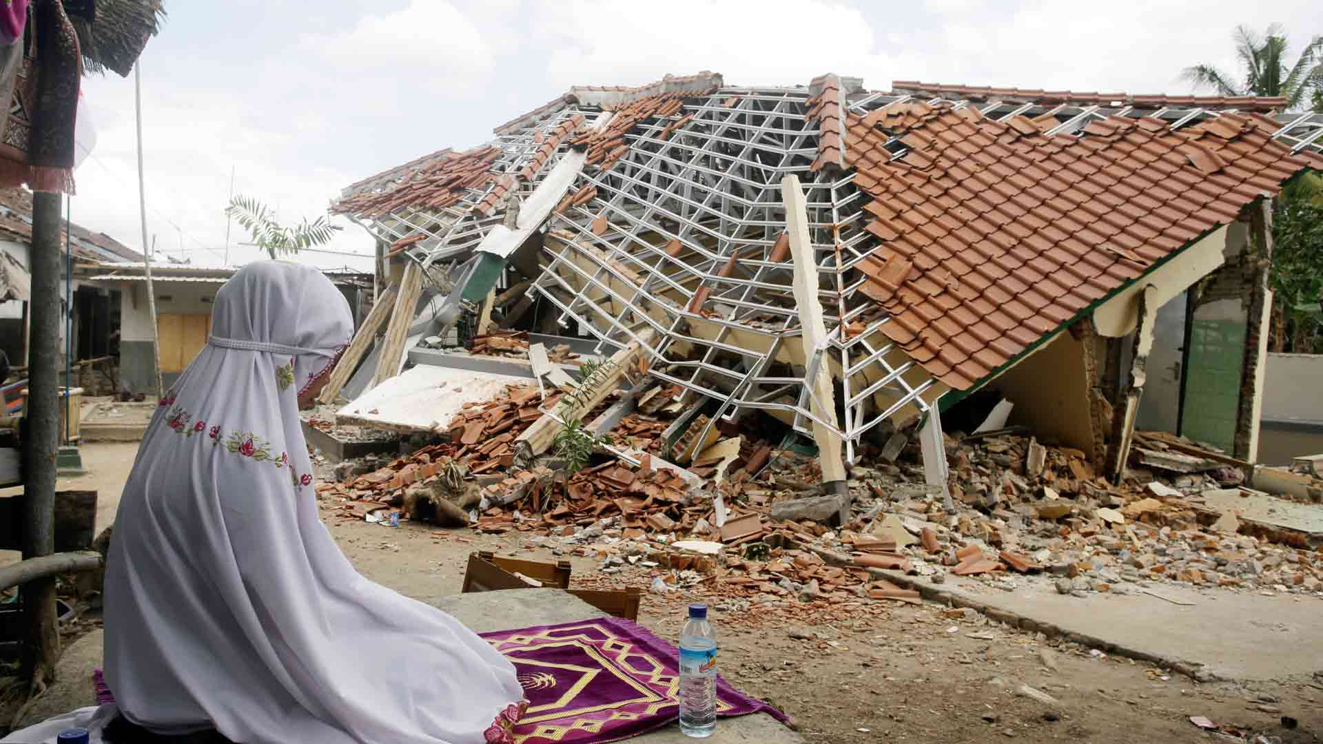 El número de muertos del terremoto de Indonesia aumenta a 436