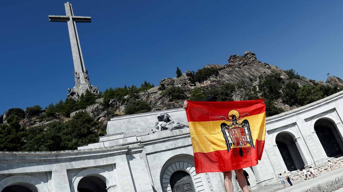 El generalísimo Franco está todavía vivo