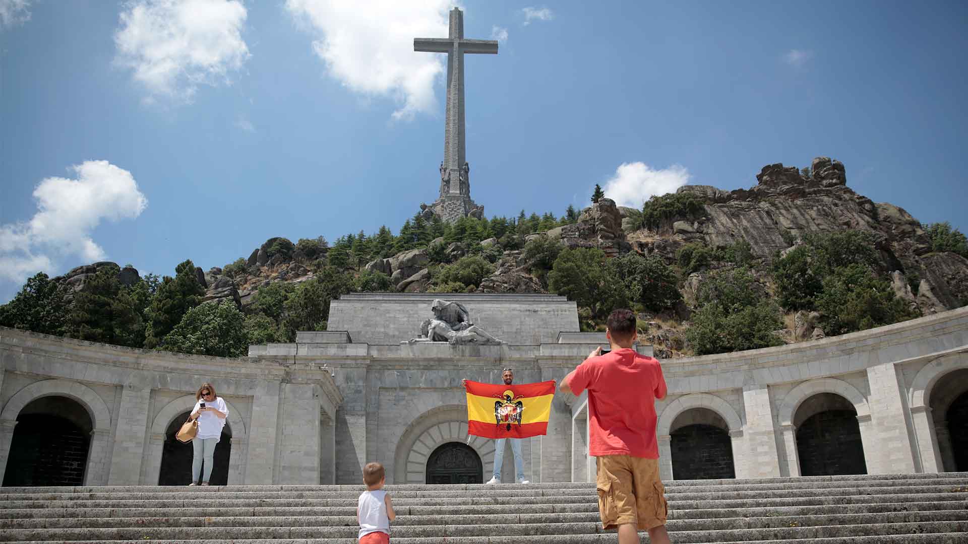 El Gobierno aprueba el decreto para exhumar los restos de Franco del Valle de los Caídos