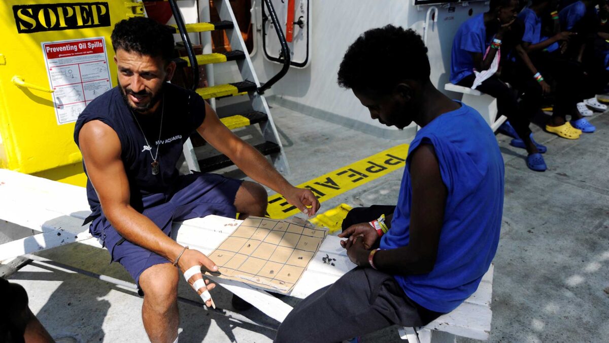 España acogerá a 60 inmigrantes del ‘Aquarius’ tras un acuerdo internacional