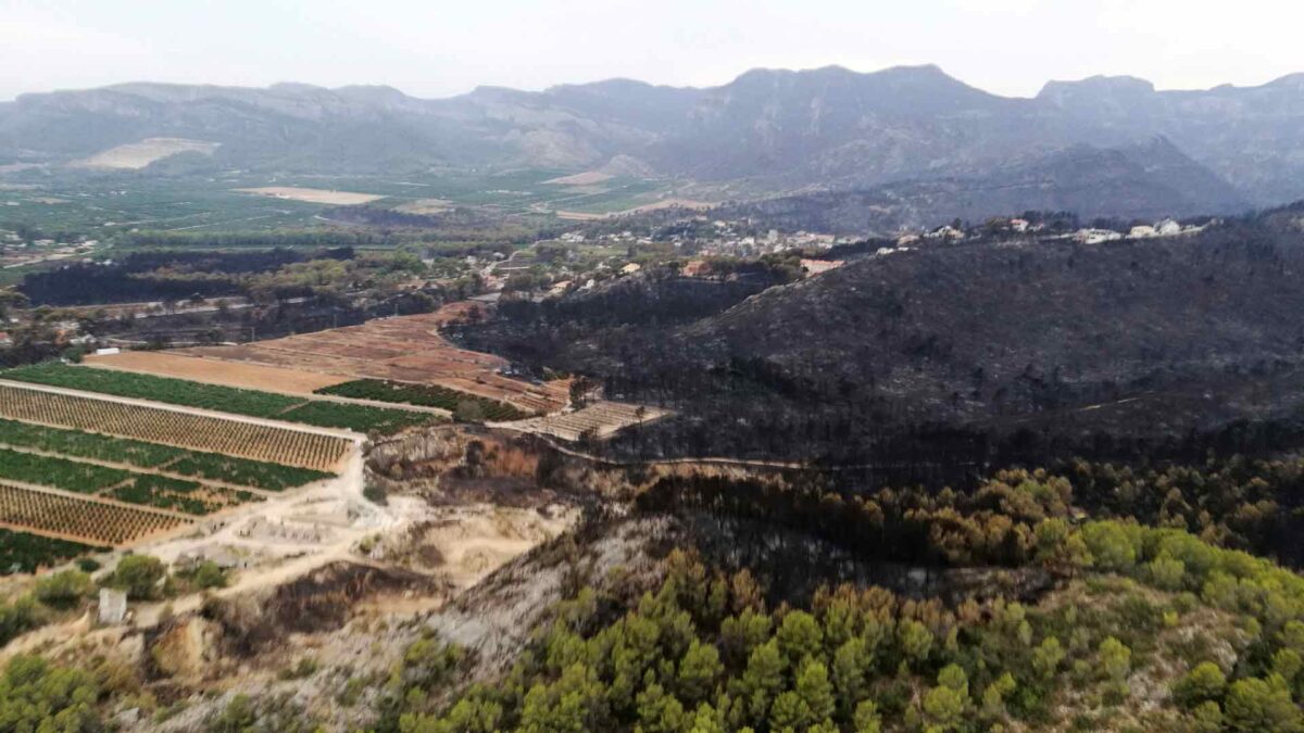 Extinguido el incendio de Llutxent tras arrasar en 7 días 3.270 hectáreas