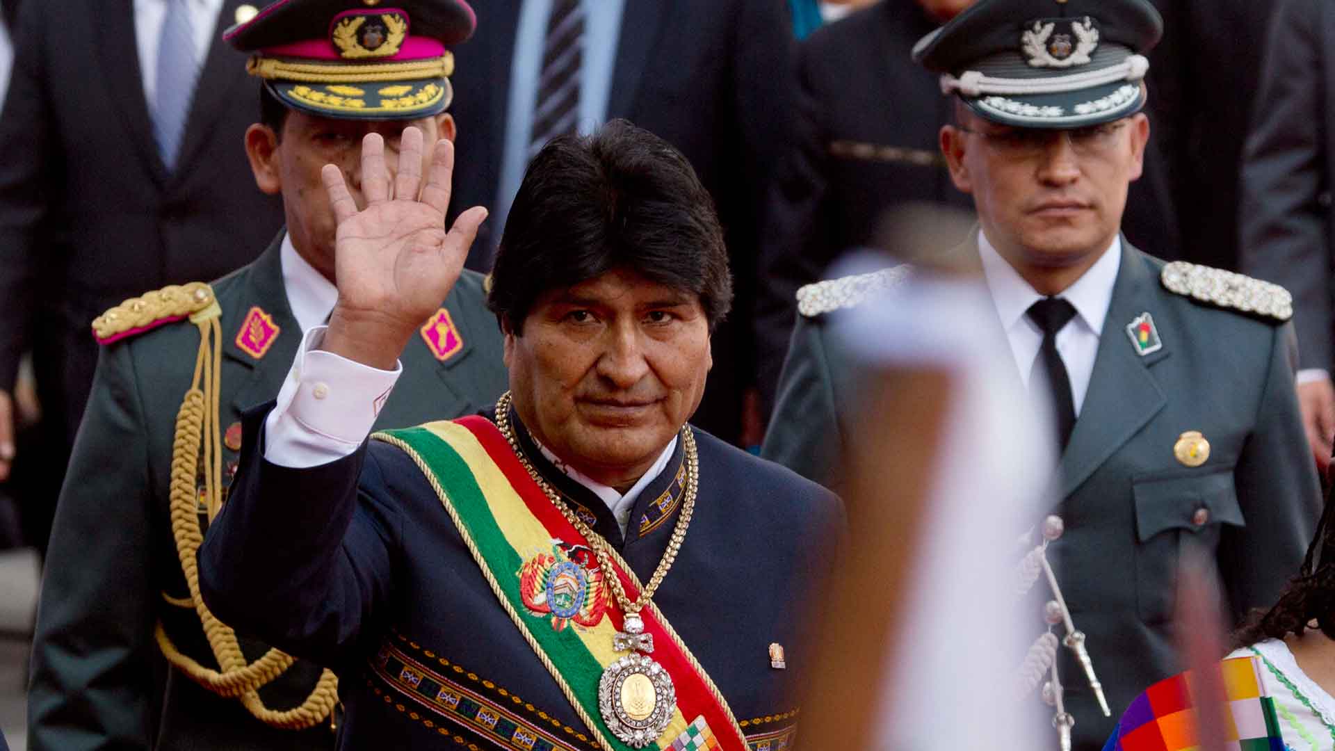 Halladas en una iglesia la medalla y la banda presidenciales de Bolivia que habían sido robadas