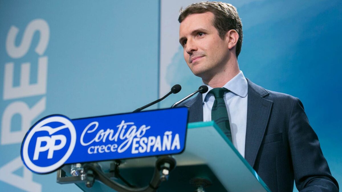 La juez que investiga el máster de Casado pide comparar su título con otros de la Rey Juan Carlos