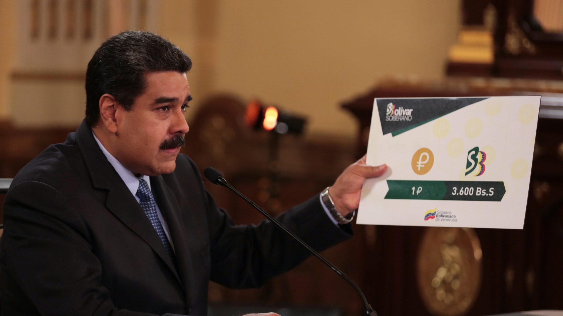 Maduro sube 35 veces el valor del salario mínimo y anuncia un aumento de los impuestos