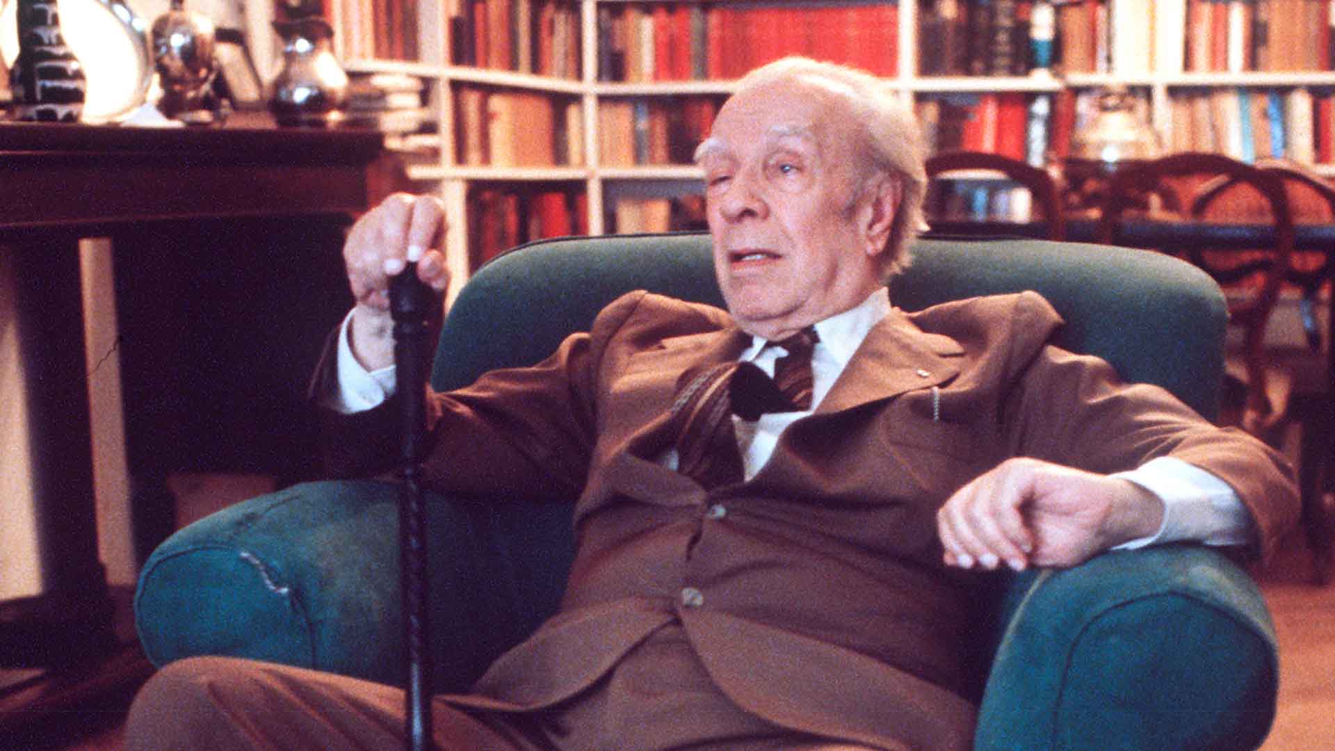 Restauran la biblioteca personal de Jorge Luis Borges en Buenos Aires