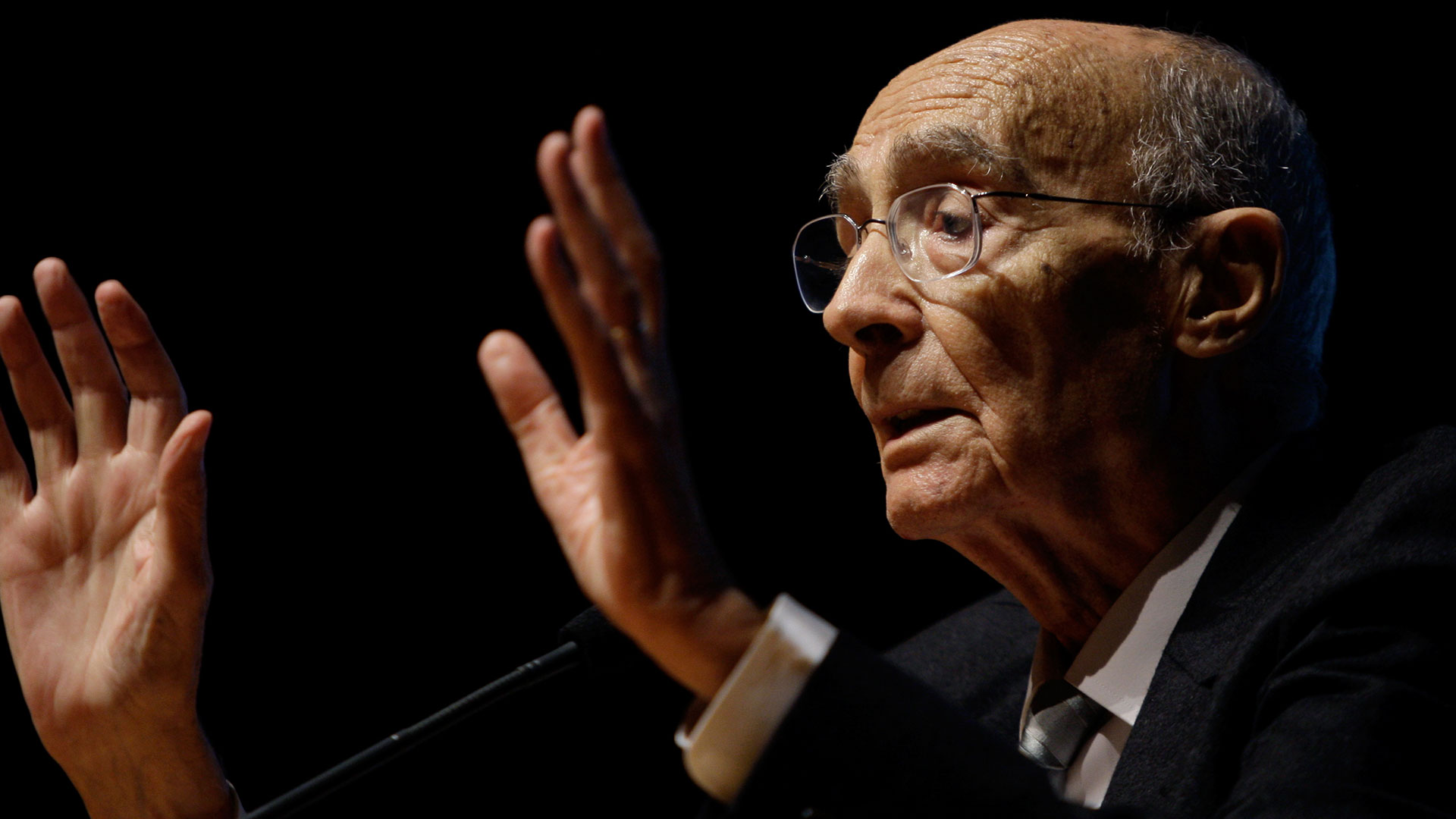 Un libro contará la «locura» que rodeó al Nobel de Saramago