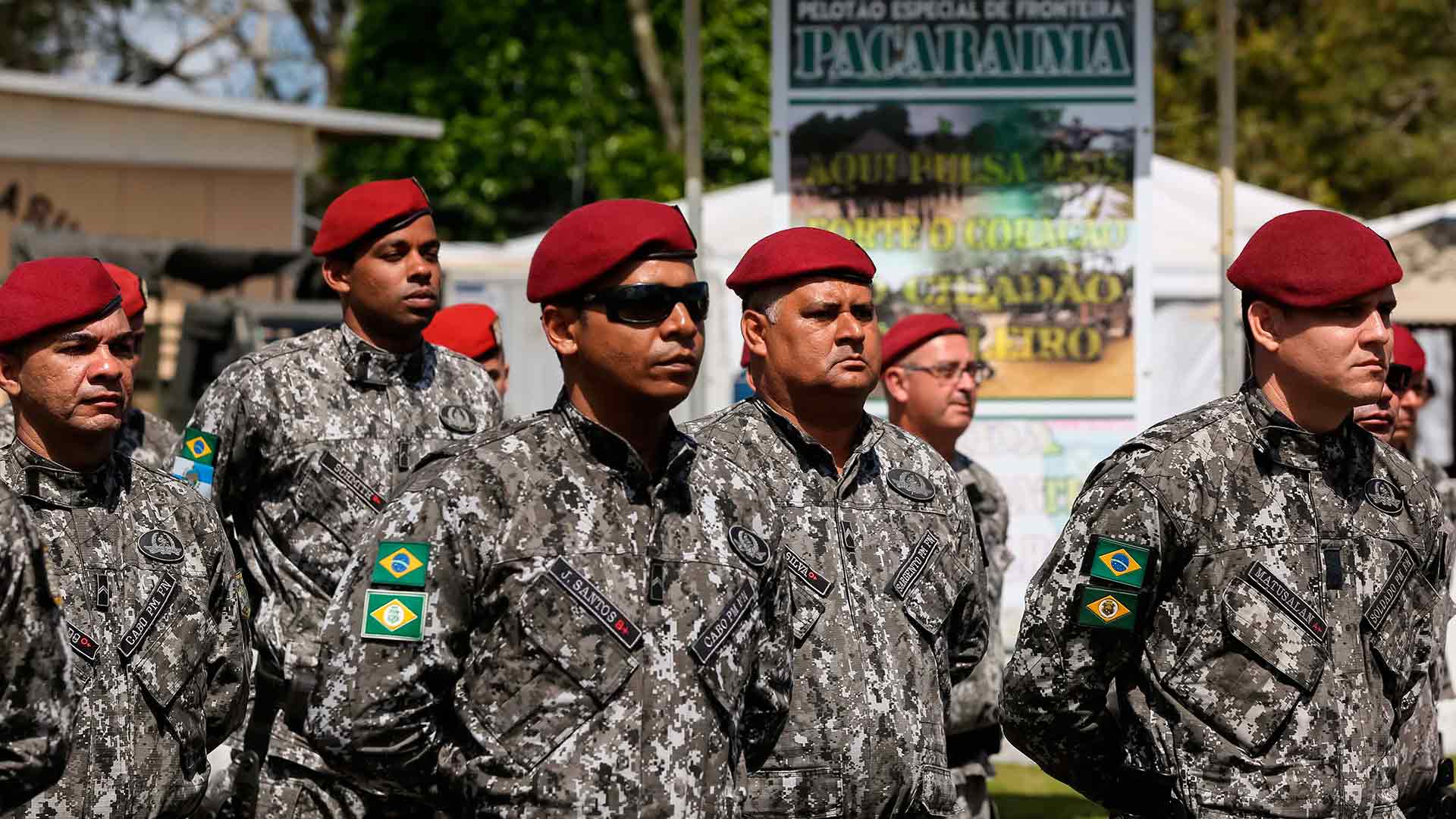 Unos 3.200 soldados brasileños vigilarán la frontera con Venezuela, que niega la crisis migratoria