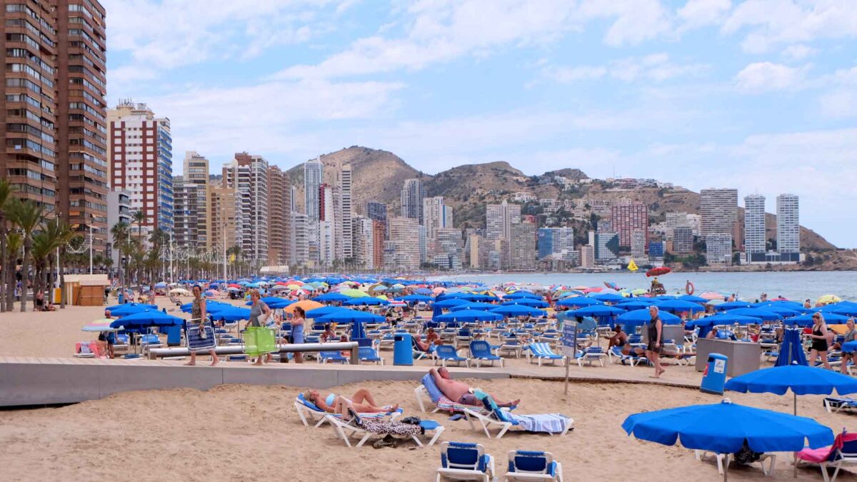 Una viajera británica se queja de que sus vacaciones en Benidorm fueron arruinadas porque había demasiados españoles