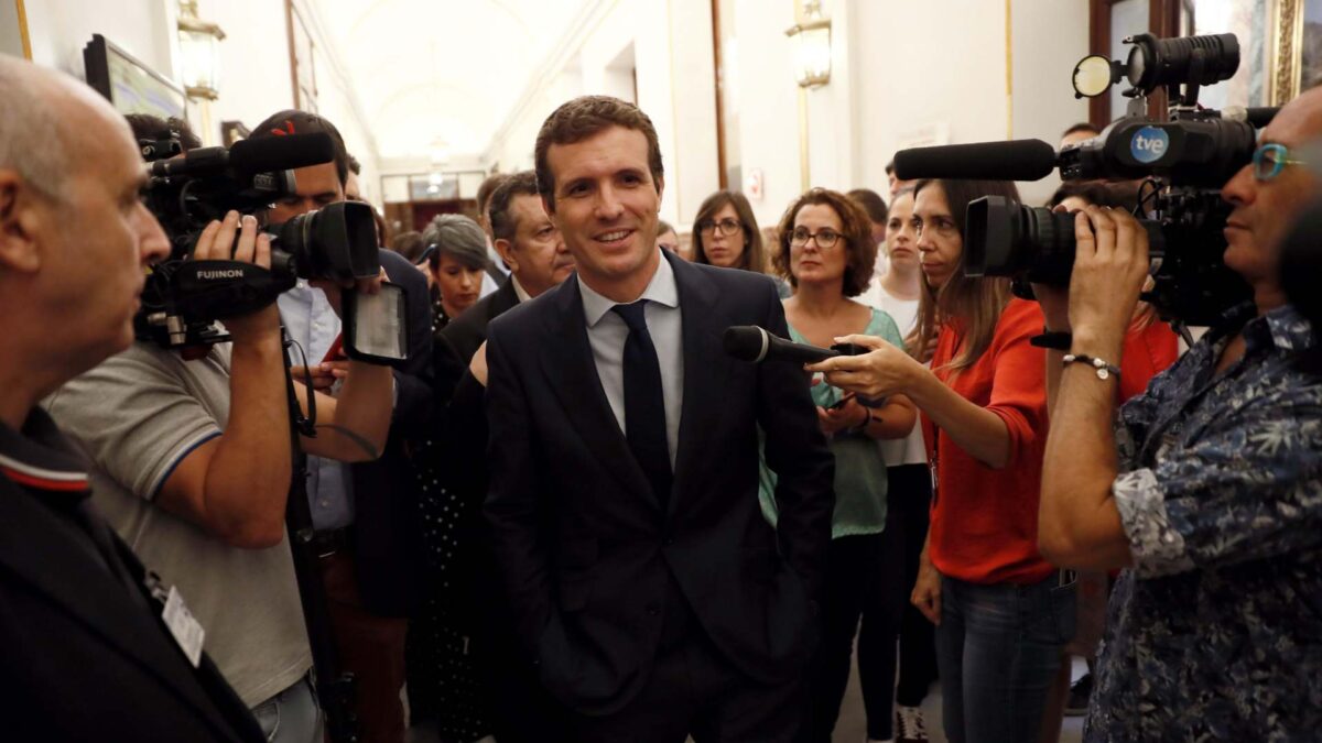 Arrecian las peticiones a Pablo Casado para que dimita por su máster de la URJC