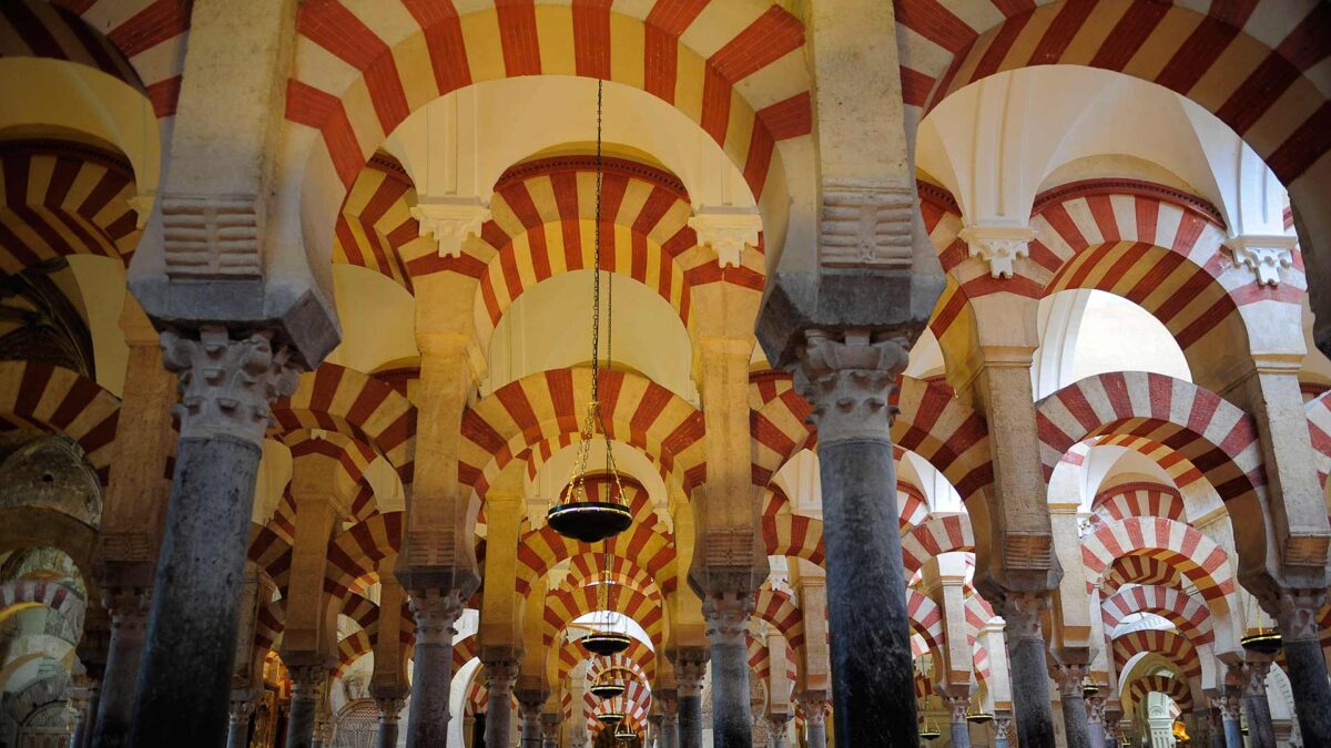 De la Mezquita a la Giralda, estos son los bienes que la Iglesia ha adquirido por 30 euros