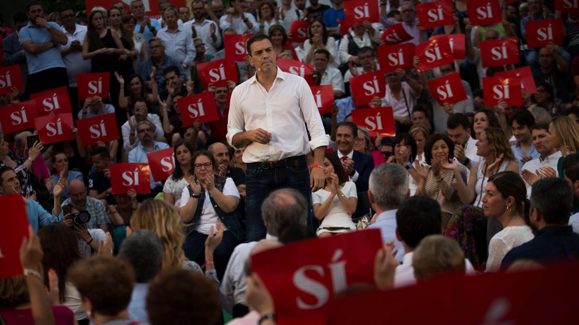 El PSOE se mantiene como partido más votado seguido del PP, según el último barómetro del CIS