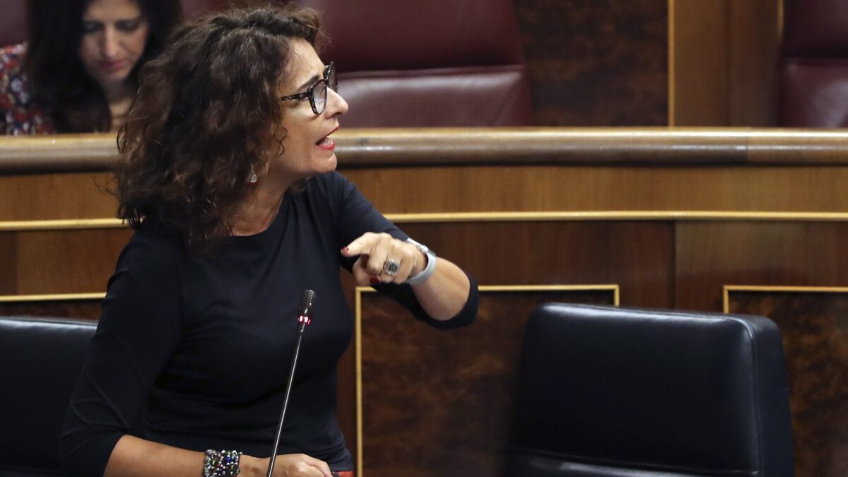 Hacienda desoye a Podemos y descarta eliminar la deducción fiscal de los planes de pensiones