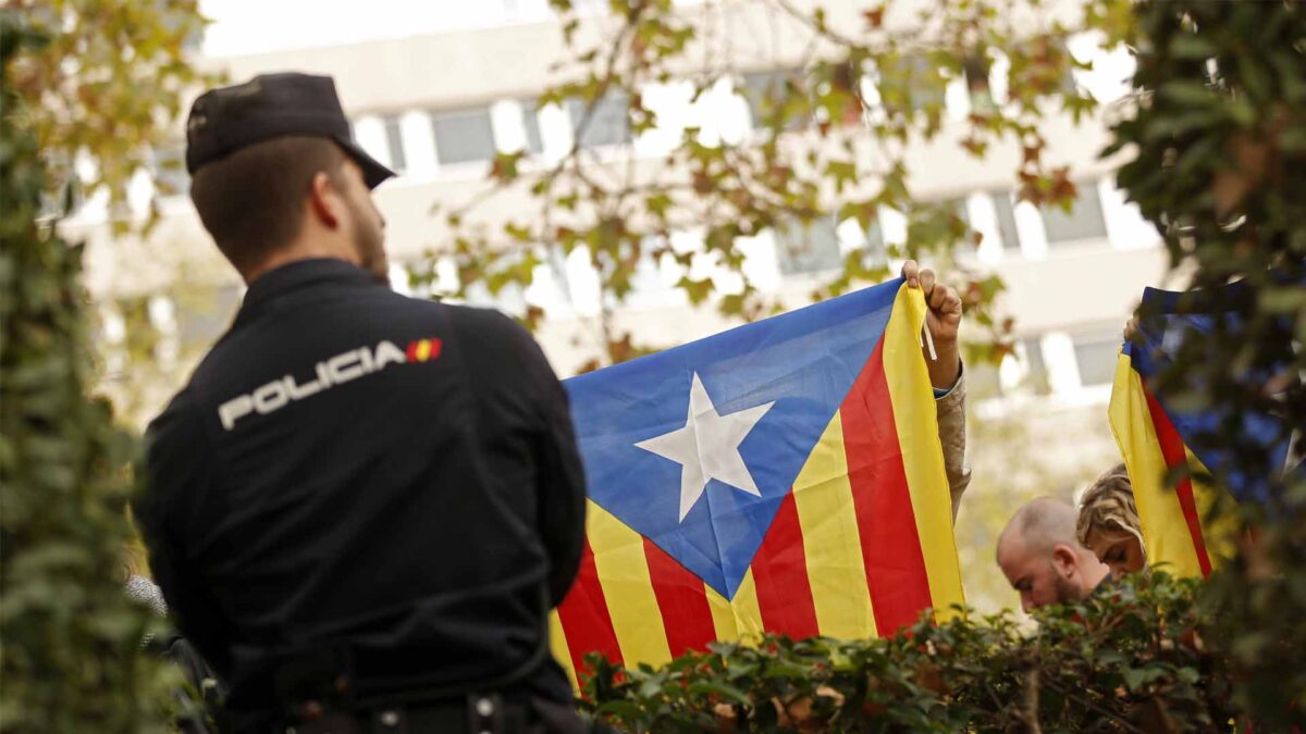 Investigado un mando de la Policía por intervenir el 1-O en una escuela privada