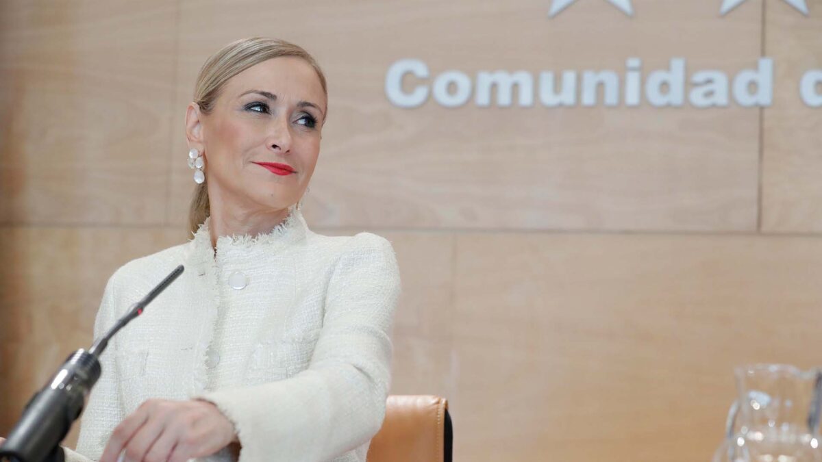 La profesora Laura Nuño asegura que no era necesario defender el TFM de Cifuentes