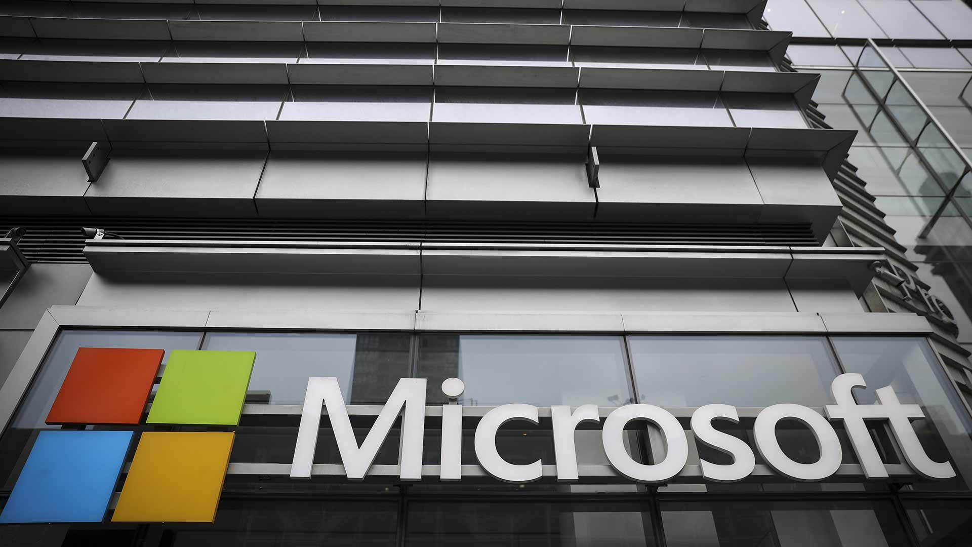 Microsoft exige a sus proveedores que garanticen las bajas parentales