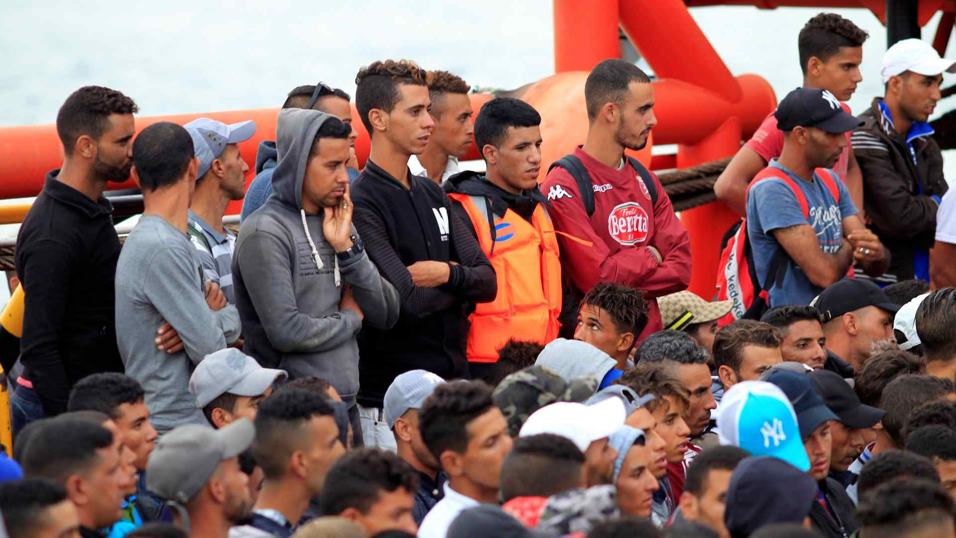 Ascienden a 160 los inmigrantes rescatados en el Estrecho