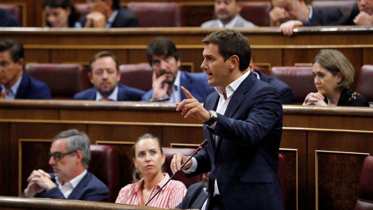 Rivera insta a Sánchez a publicar su tesis para «disipar las dudas» tras la dimisión de Montón