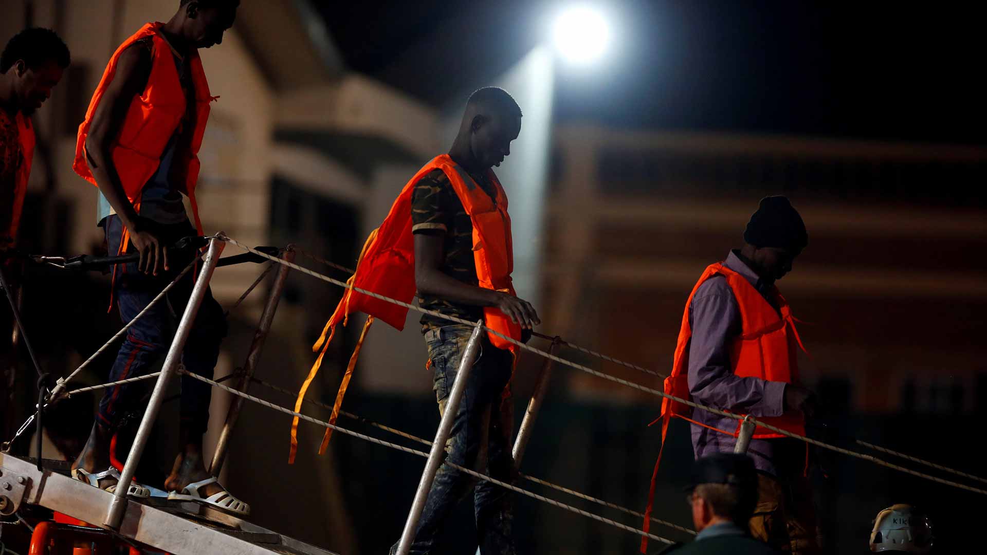 Salvamento Marítimo rescata a 185 inmigrantes en el mar de Alborán
