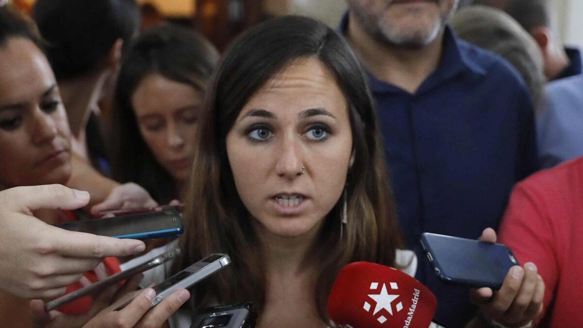 Unidos Podemos pide que el Congreso investigue los másteres de la Rey Juan Carlos