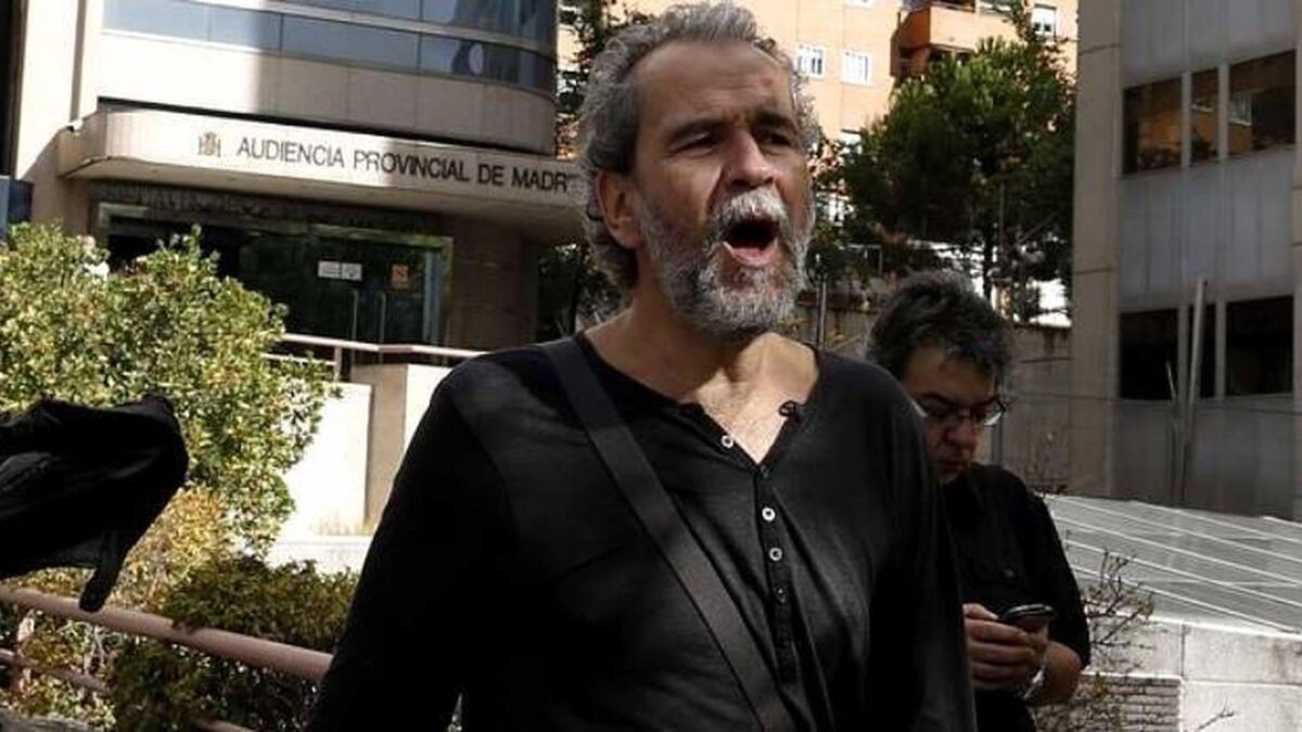 Willy Toledo sale en libertad tras negarse a declarar y reitera que no ha cometido ningún delito