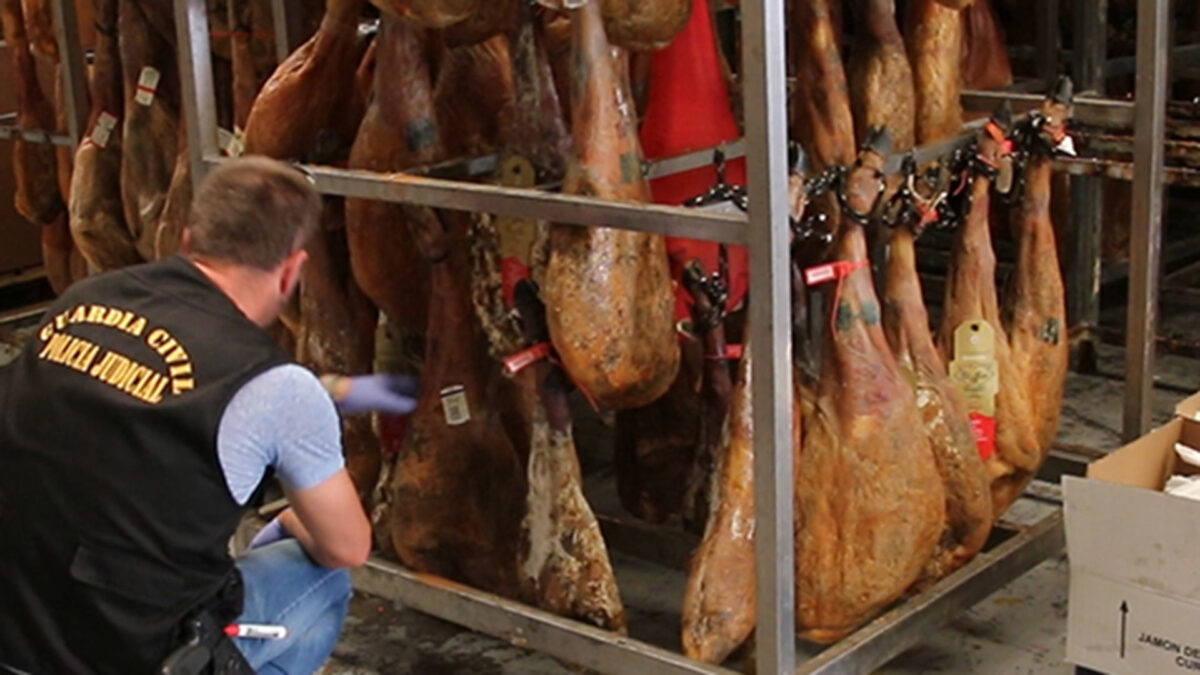 Retiradas más de mil toneladas de productos cárnicos caducados