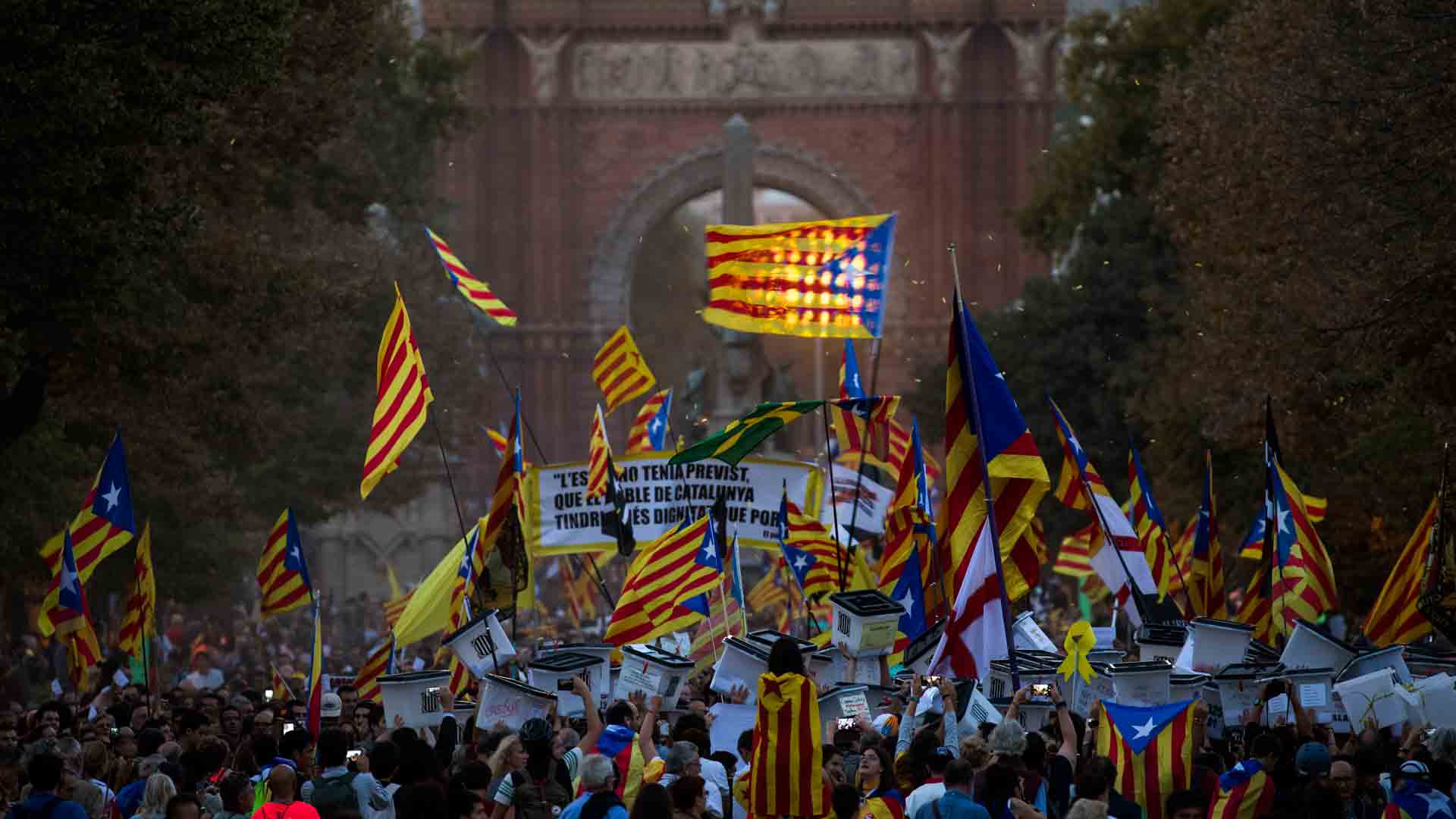 El Parlament rechaza reivindicar la autodeterminación de Cataluña y reprobar al Rey