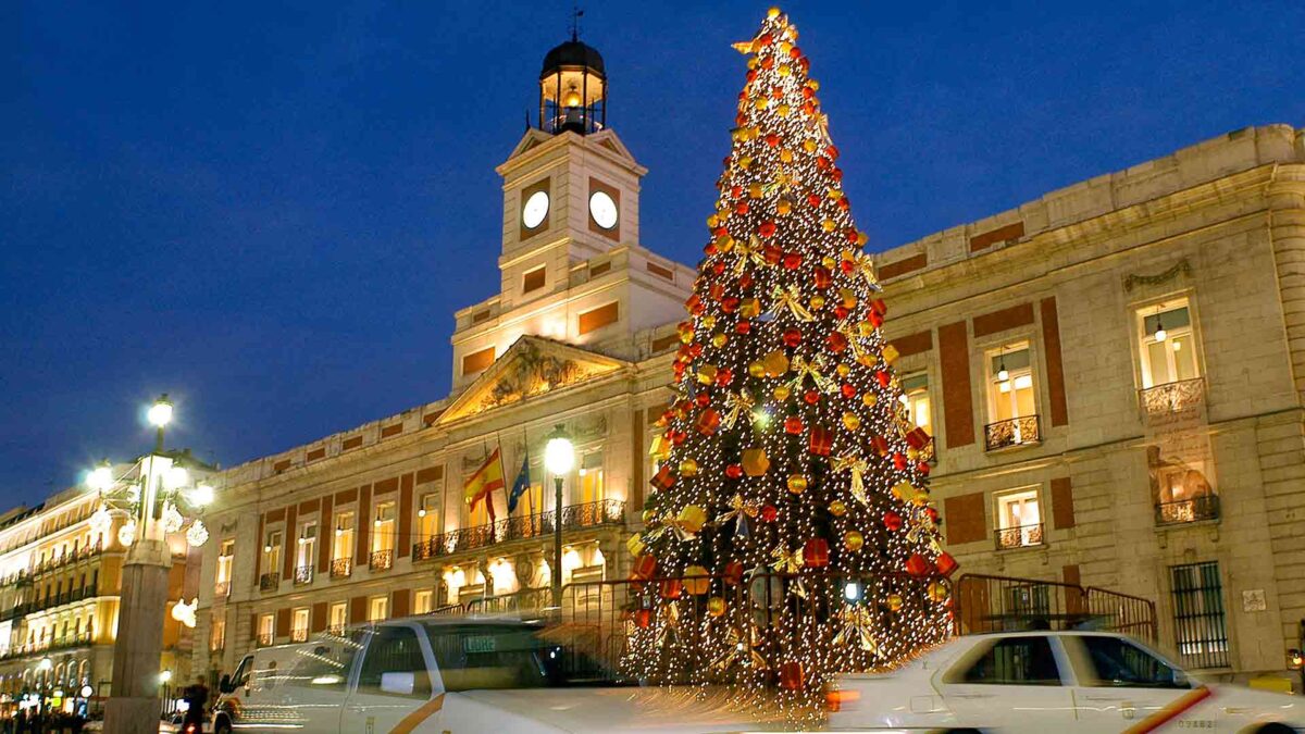 El reloj de la puerta del Sol dará las campanadas dos veces: la hora peninsular y la canaria