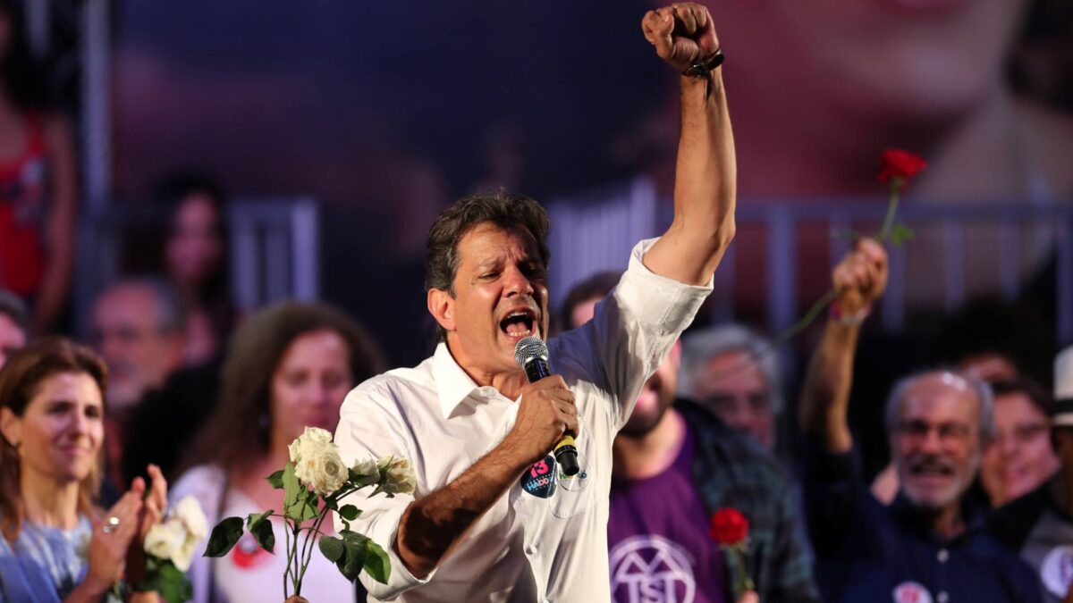 Haddad acorta distancias con Bolsonaro en los sondeos a cinco días de las eleciones en Brasil