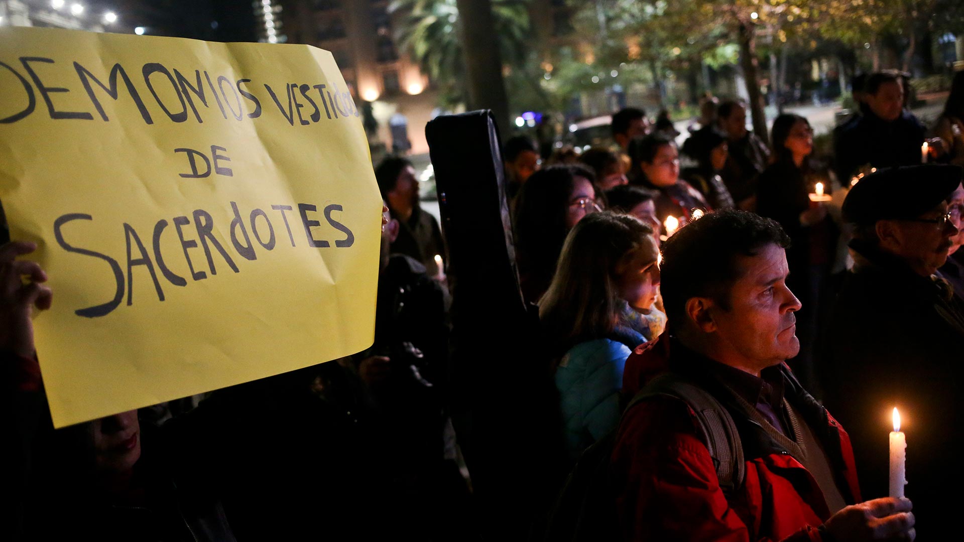 La Iglesia chilena restituye a dos curas suspendidos por supuestos abusos