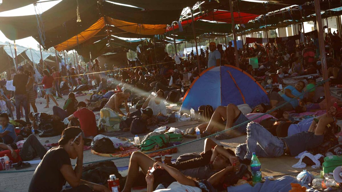 La segunda caravana de migrantes avanza hacia Estados Unidos por el sur de México