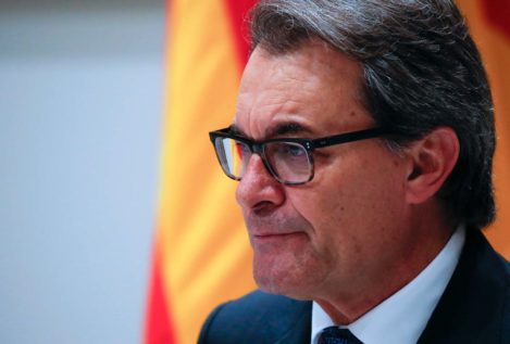 Artur Mas y otros exaltos cargos catalanes, condenados a devolver 4,9 millones gastados en el 9N