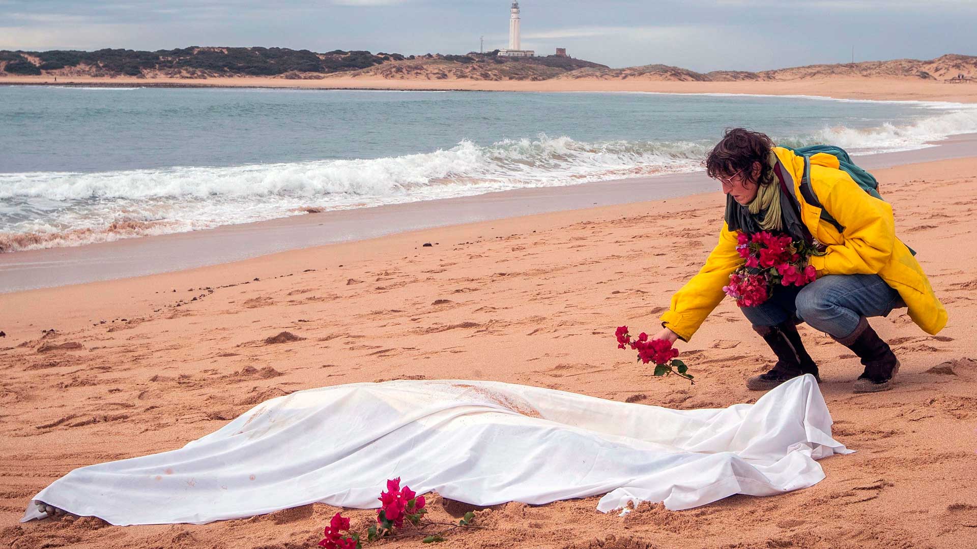 Aumentan a 19 las víctimas del naufragio de una patera en Cádiz