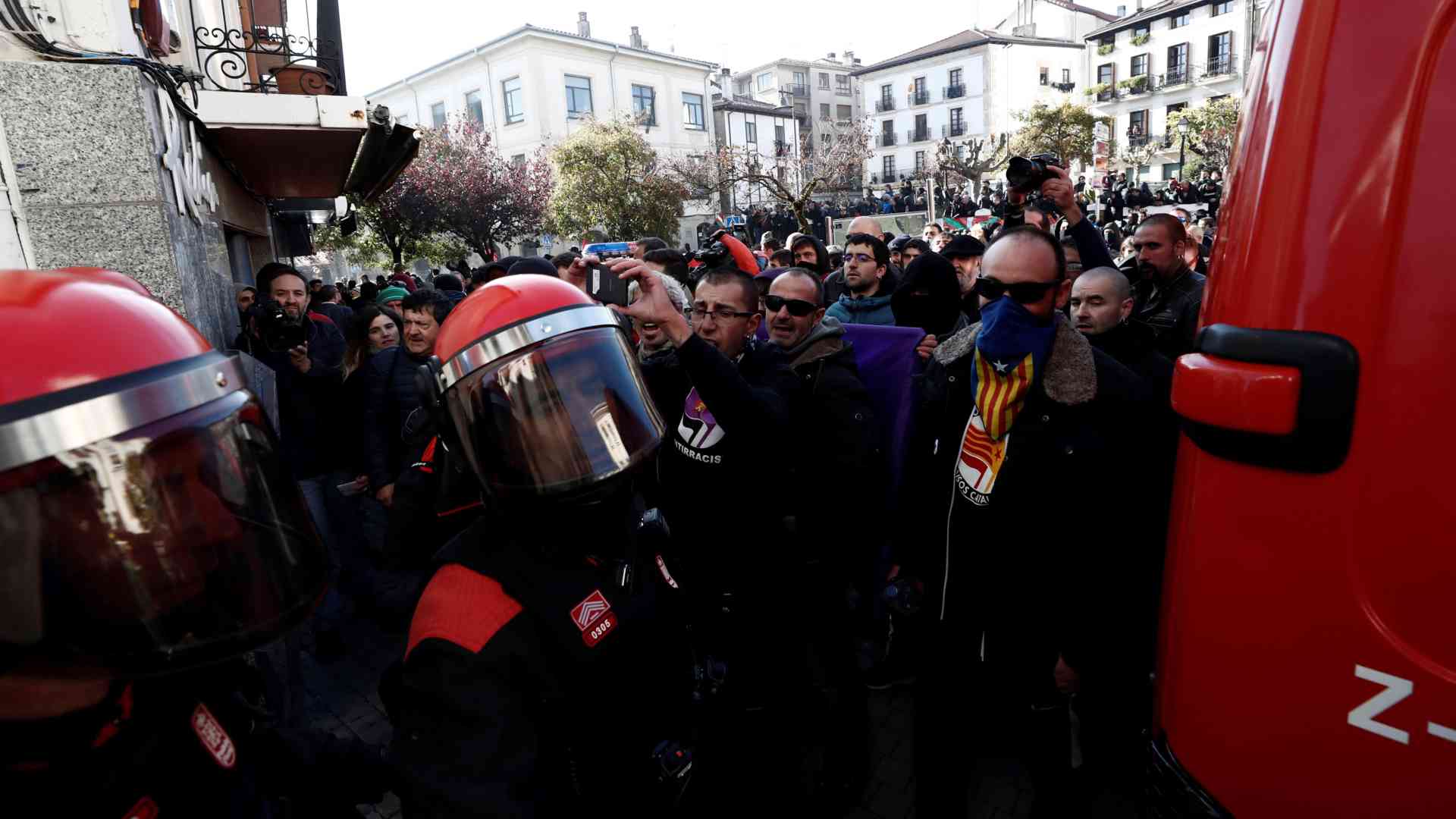 Cientos de personas se manifiestan en Alsasua contra el acto de España Ciudadana