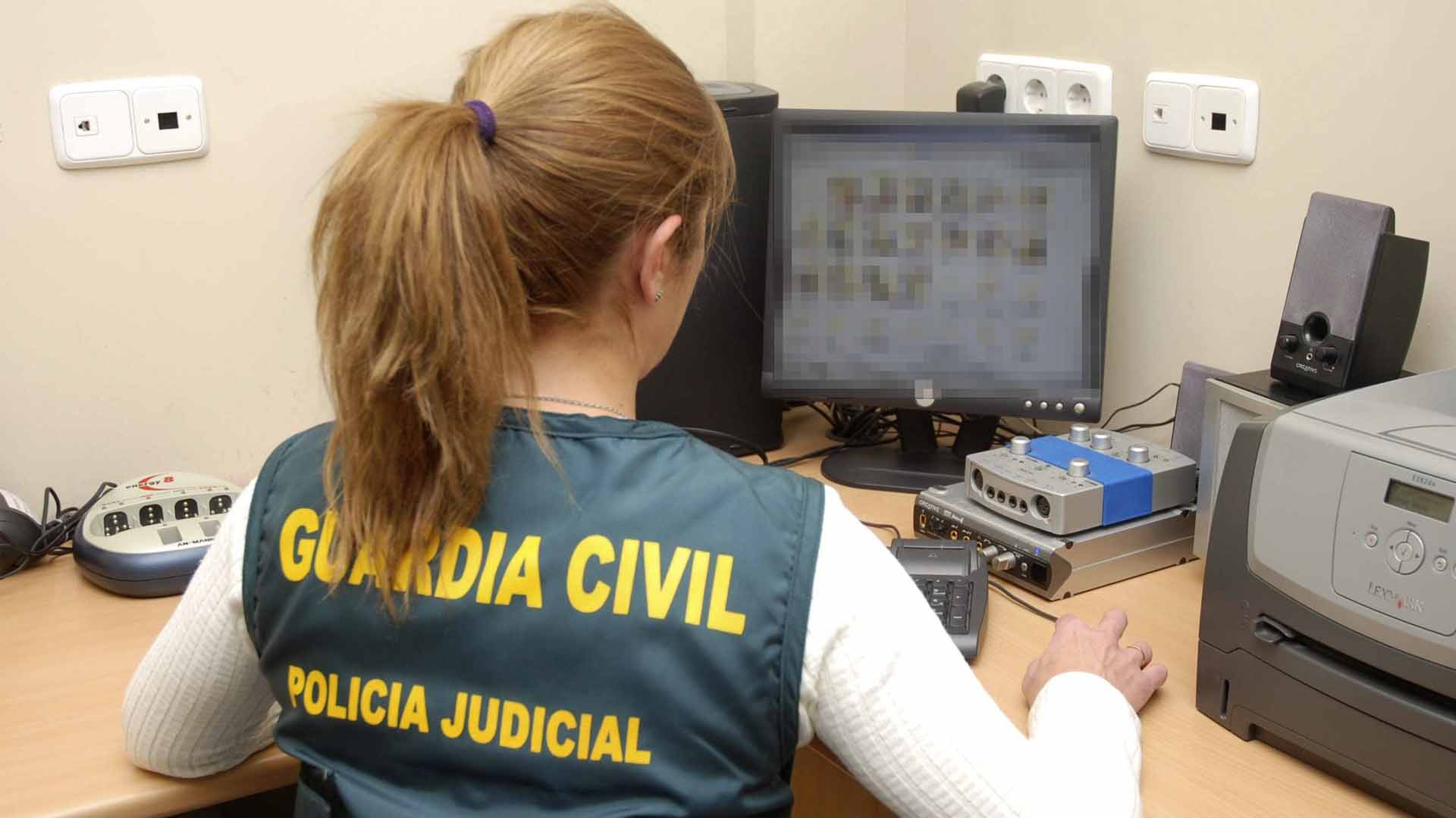 La Guardia Civil desarticula una red internacional de pornografía infantil