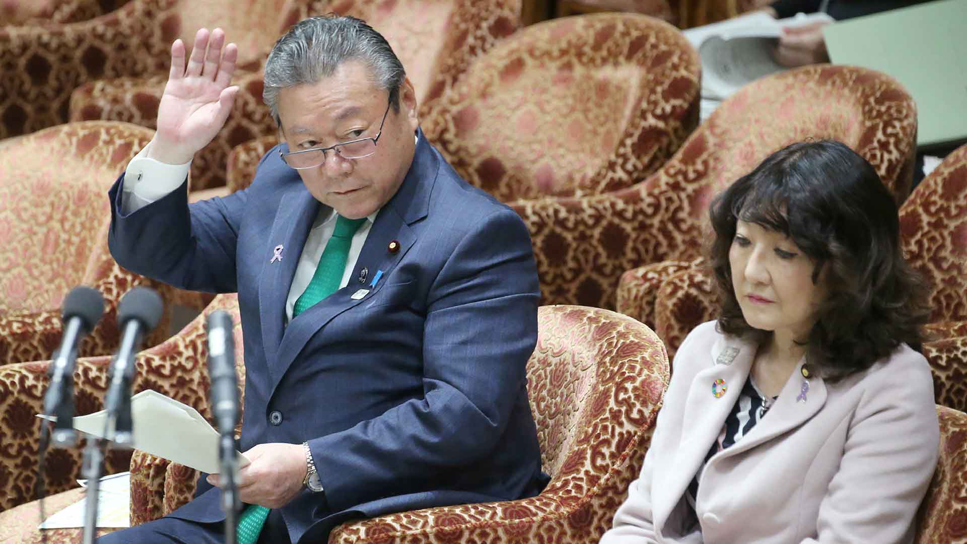 El ministro de ciberseguridad de Japón admite que nunca ha usado un ordenador