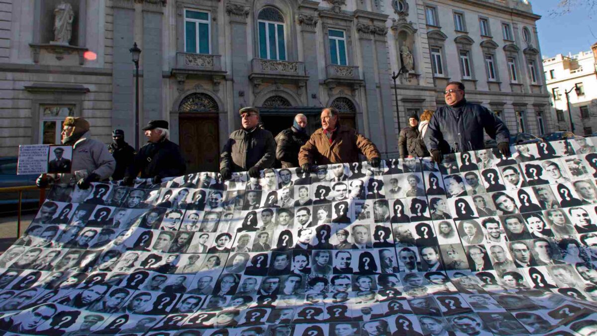 Enrique Moradiellos, historiador: «Recordar a los muertos es recordar a los verdugos una y otra vez»