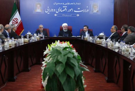 Irán "sorteará con orgullo" las sanciones de EEUU que comienzan a aplicarse