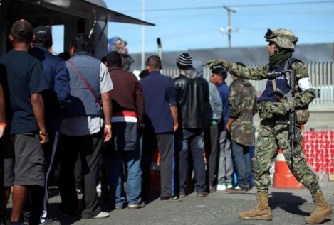 La caravana de migrantes se reagrupa en Tijuana mientras EEUU refuerza la frontera