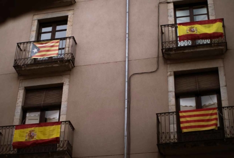 La España de las banderas en los balcones
