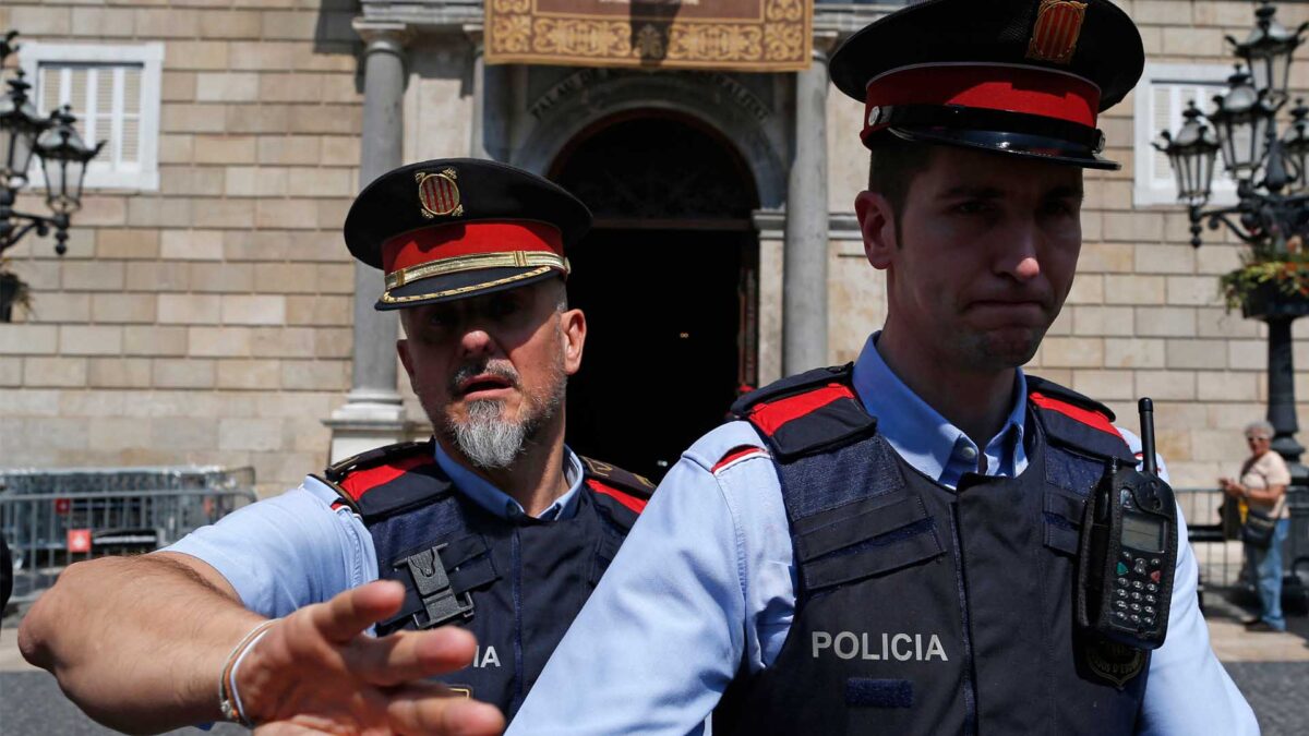 Los Mossos investigan contratos irregulares en el Centro de Telecomunicaciones de la Generalitat