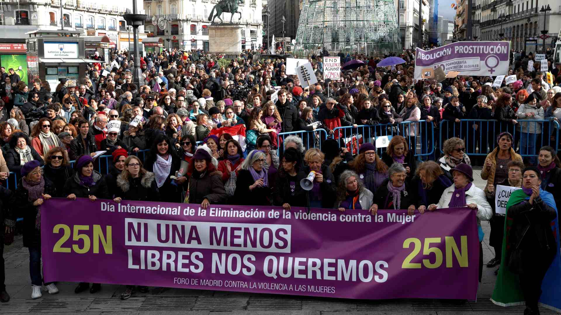 Miles de mujeres se manifiestan en toda España contra la violencia machista