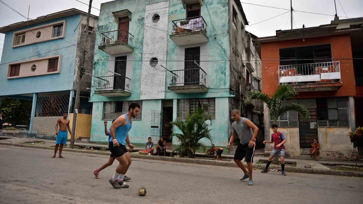 Sánchez visita Cuba en un histórico y cuestionado viaje sin reuniones previstas con la disidencia