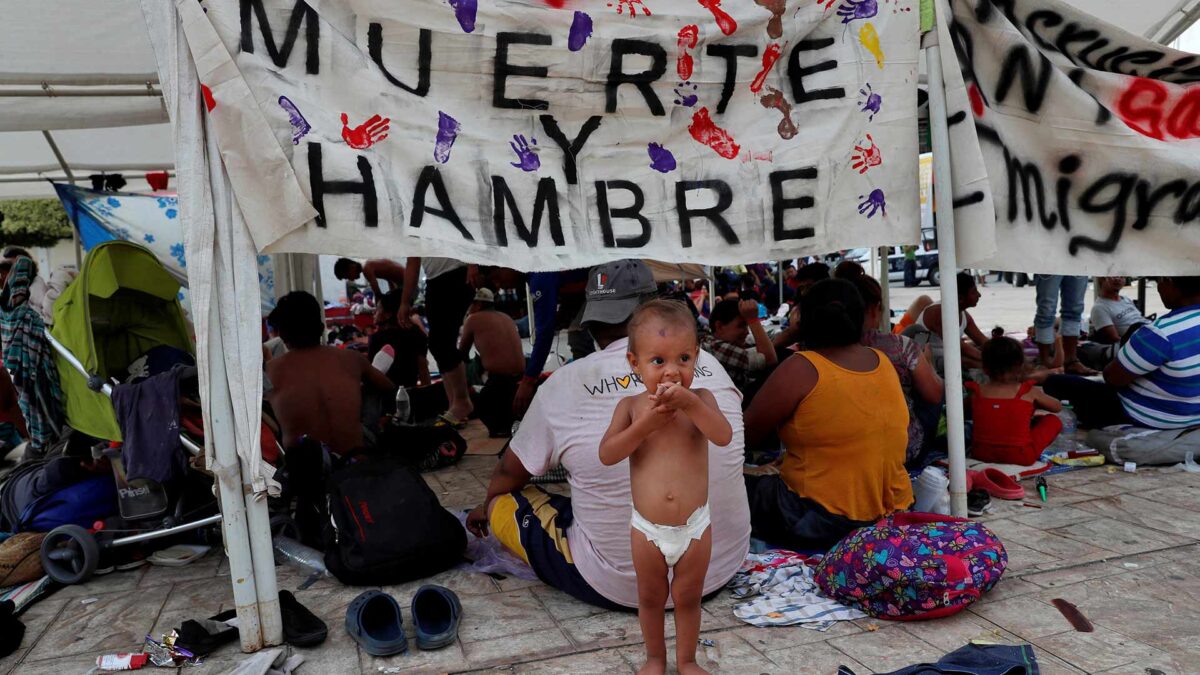 Trump amenaza con disparar a los migrantes centroamericanos si tiran piedras