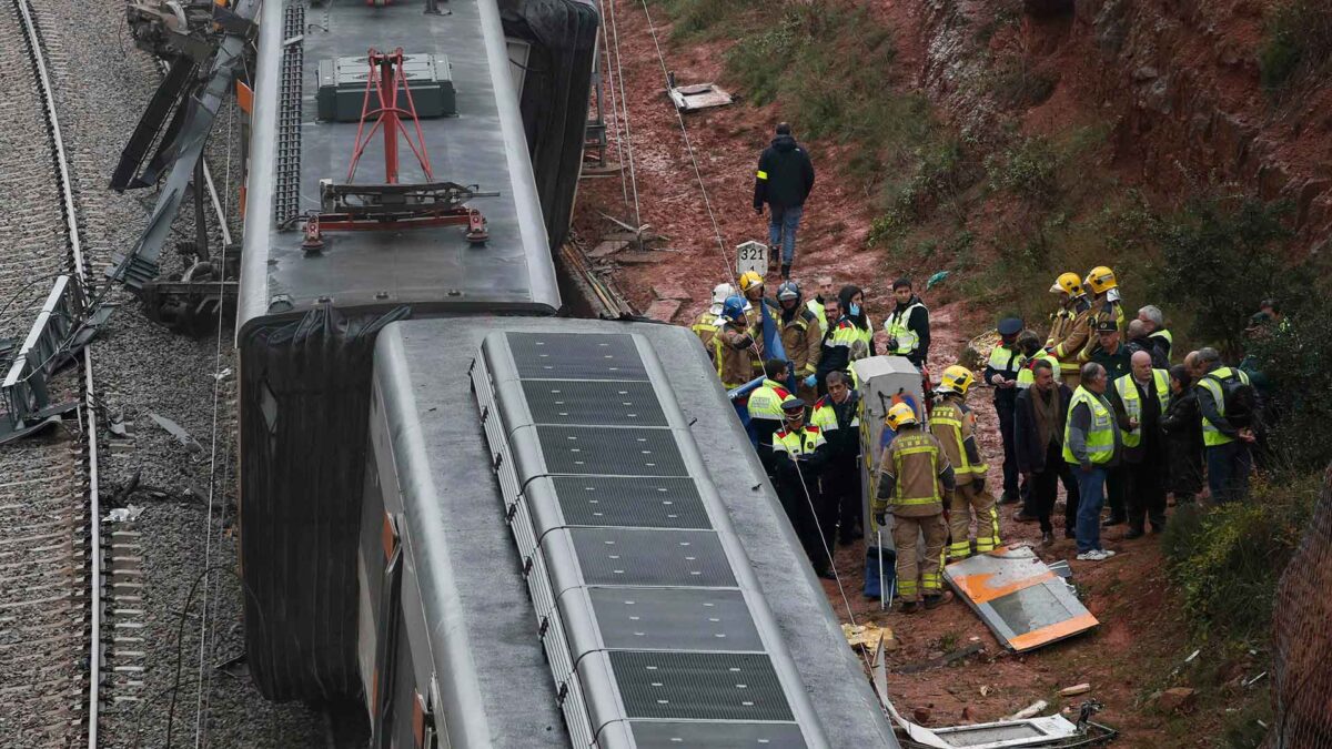 Un muerto y 49 heridos al descarrilar un tren en Vacarisses