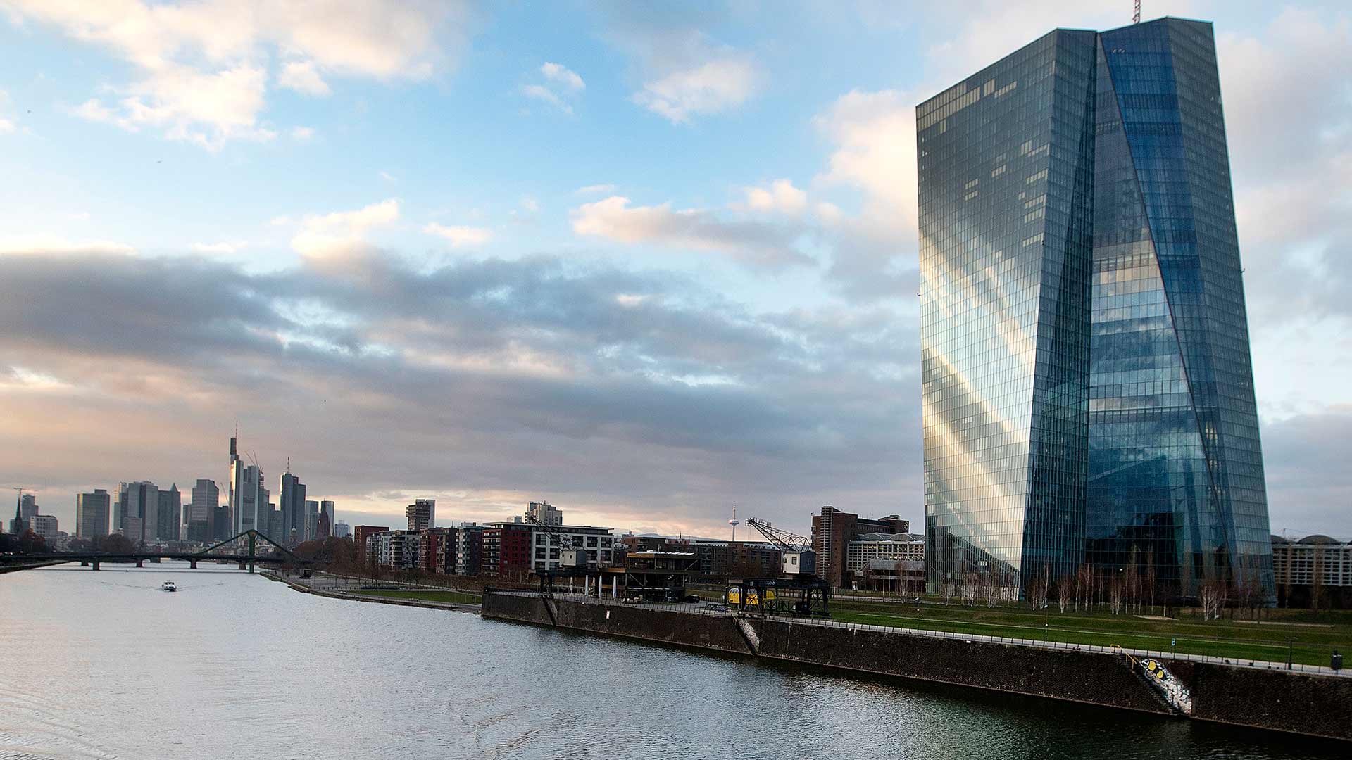 El BCE sella el fin de su multimillonaria compra de deuda a pesar de los riesgos