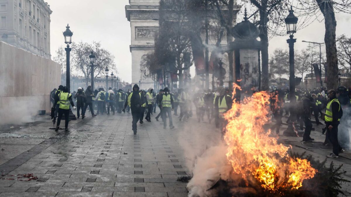 El Gobierno francés cifra como «colosales» las pérdidas en las protestas de los chalecos amarillos