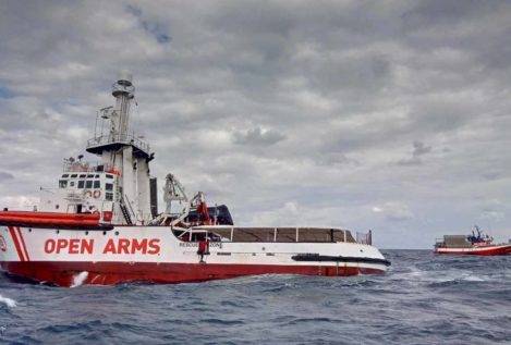 Entregados a los guardacostas malteses los 11 migrantes del pesquero español Nuestra Madre de Loreto