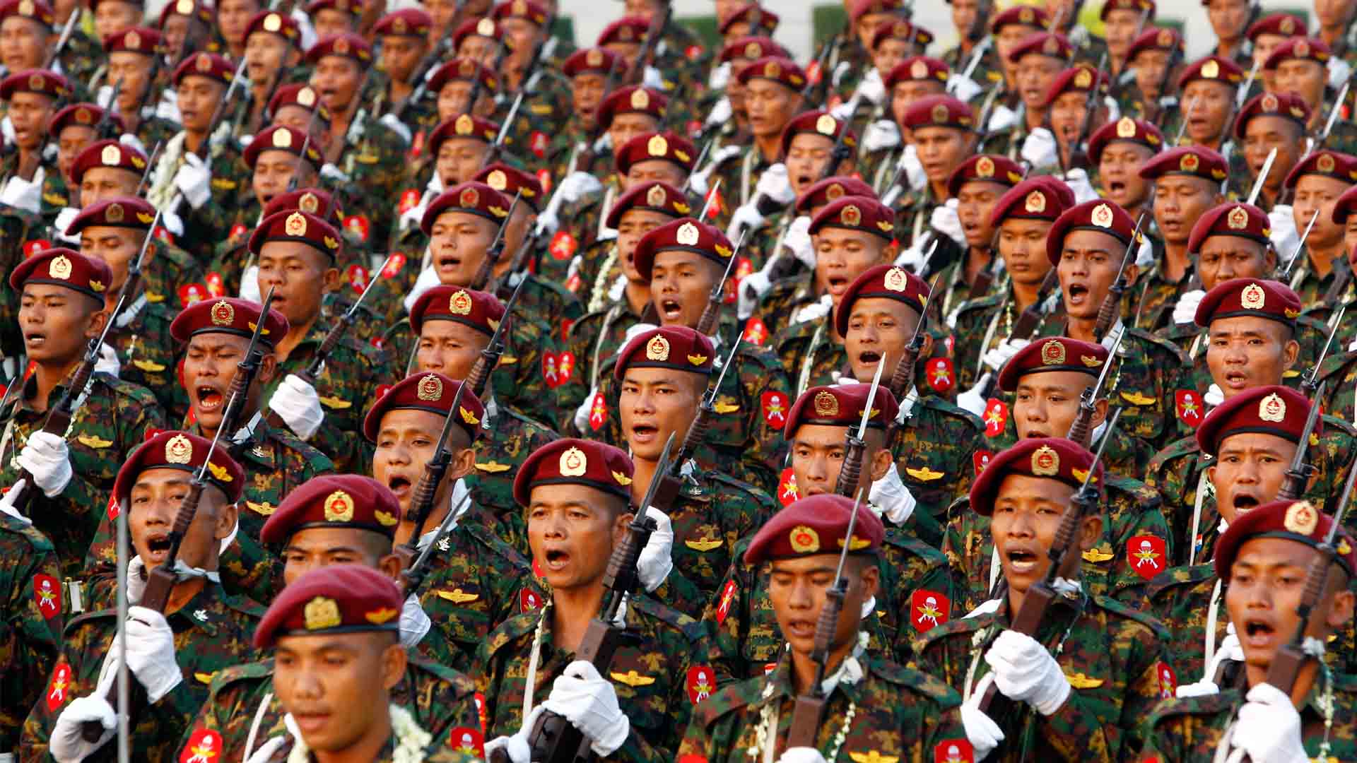 Facebook cierra cientos de páginas vinculadas con el ejército birmano