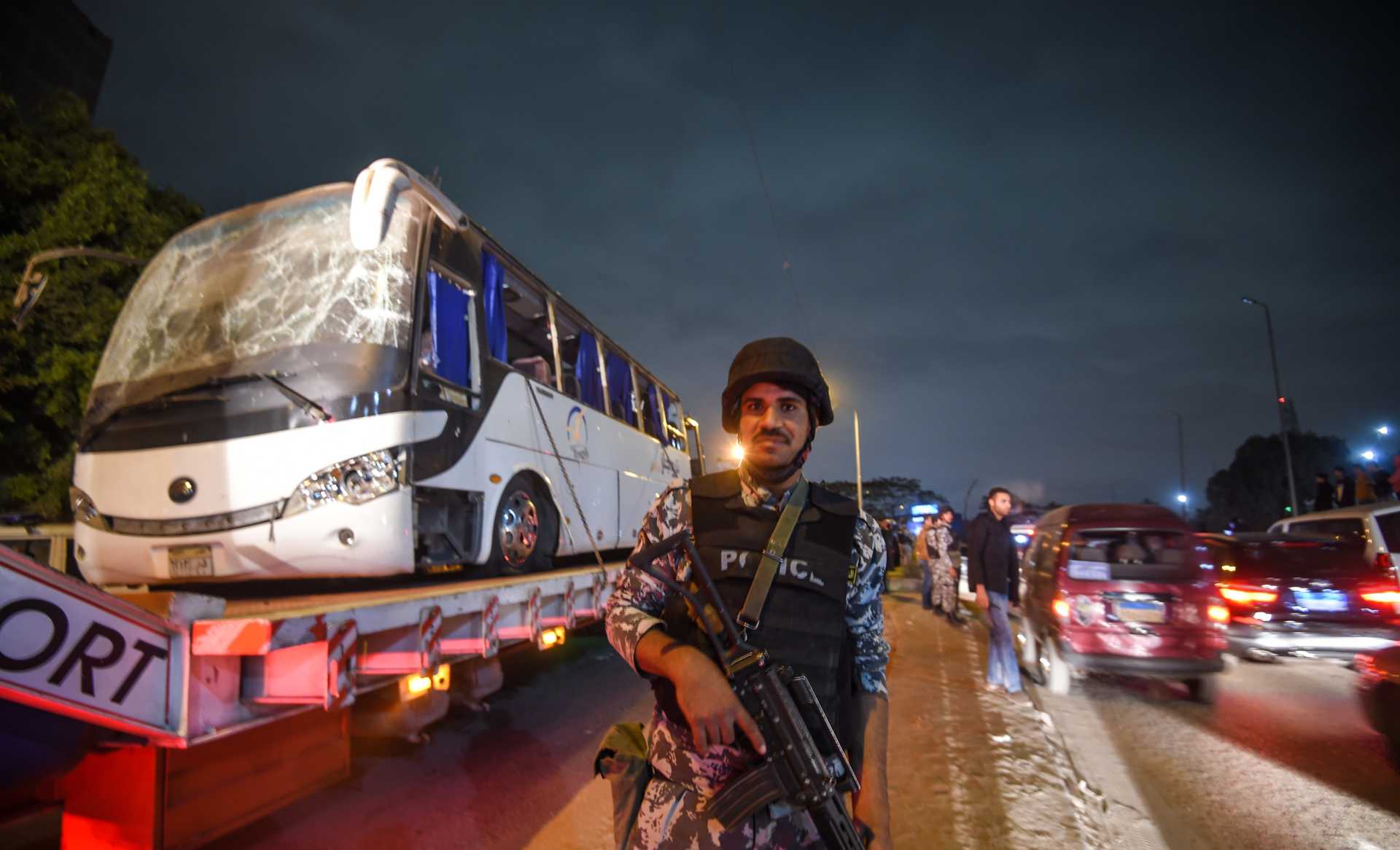 La policía de Egipto mata a 40 supuestos terroristas tras el atentado en Guiza