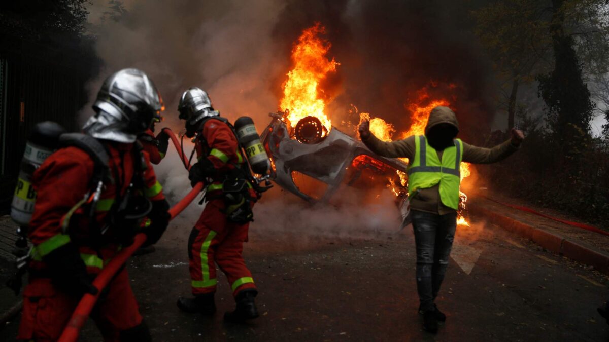 La protesta de los ‘chalecos amarillos’ deriva en disturbios y saqueos en París